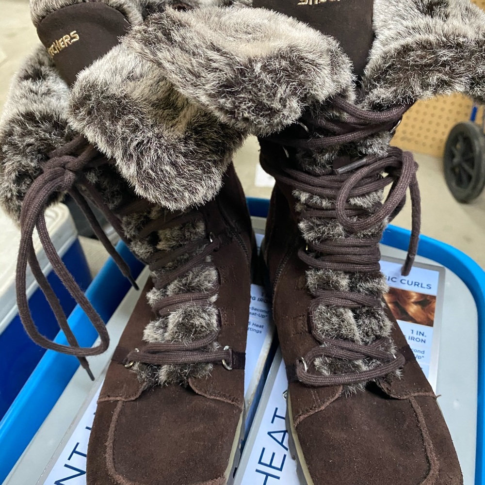 Sketchers boots